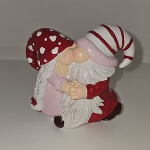 'Hug Your Gnomie-o' Resign Statue NIB